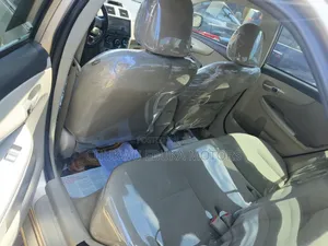 Toyota Corolla 2012 Gold