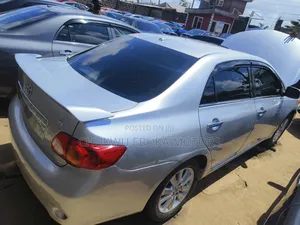 Toyota Corolla 2010 Silver