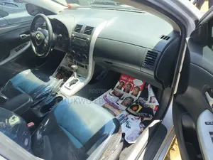 Toyota Corolla 2010 Silver