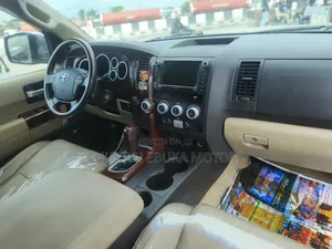 Toyota Sequoia 2013 Gold