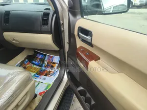 Toyota Sequoia 2013 Gold