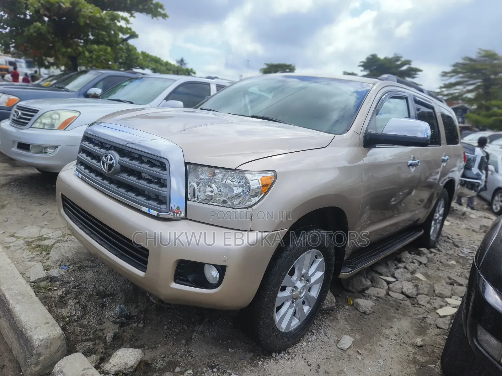 Toyota Sequoia 2013 Gold