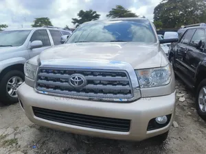 Toyota Sequoia 2013 Gold