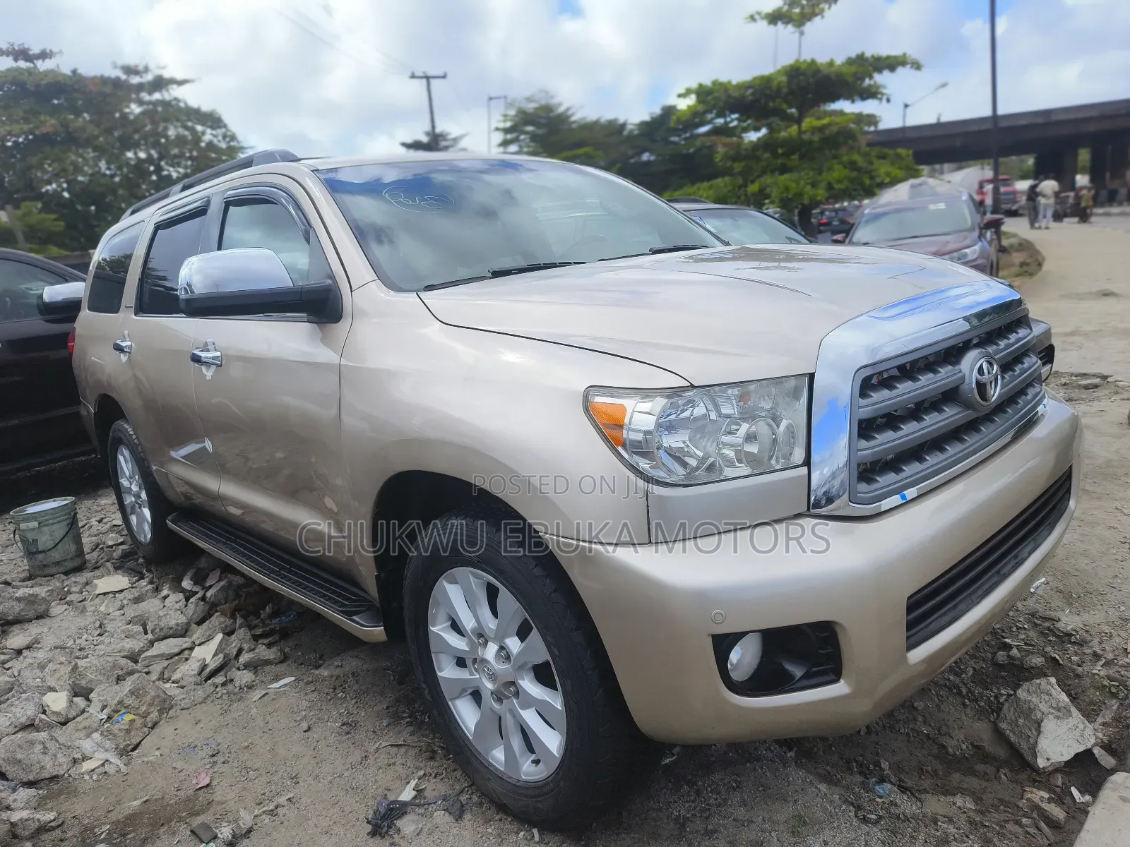 Toyota Sequoia 2013 Gold