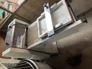 Dough Moulder