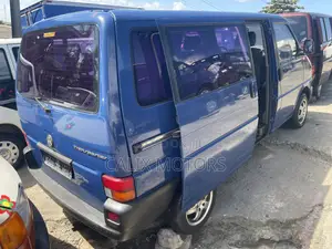 Volkswagen Transporter 2005 Blue