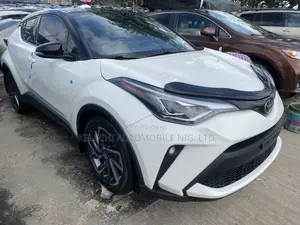 Toyota C-HR Limited 2021 White