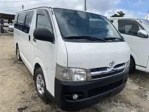 Toyota HiAce 2010 White