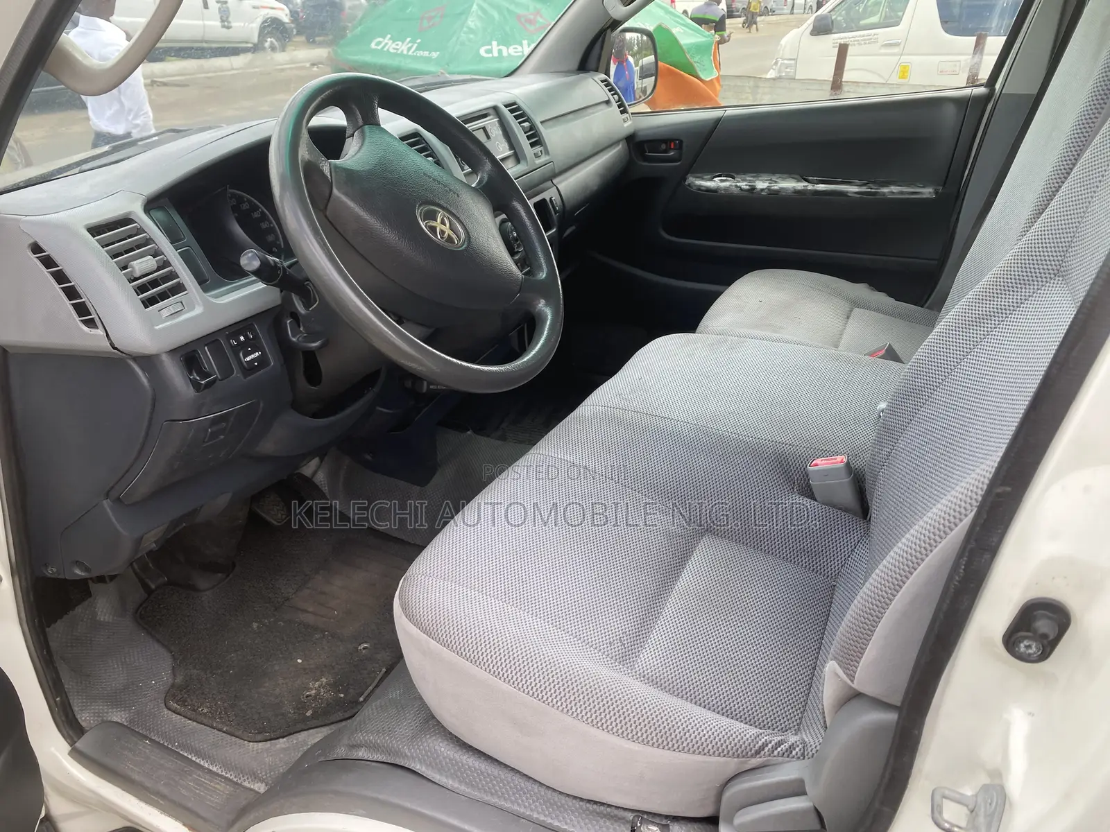 Toyota HiAce 2010 White