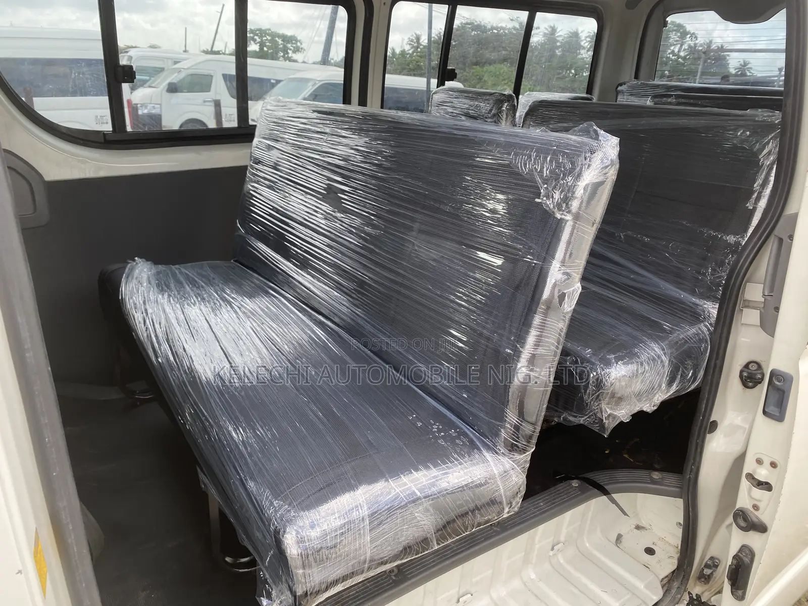 Toyota HiAce 2010 White