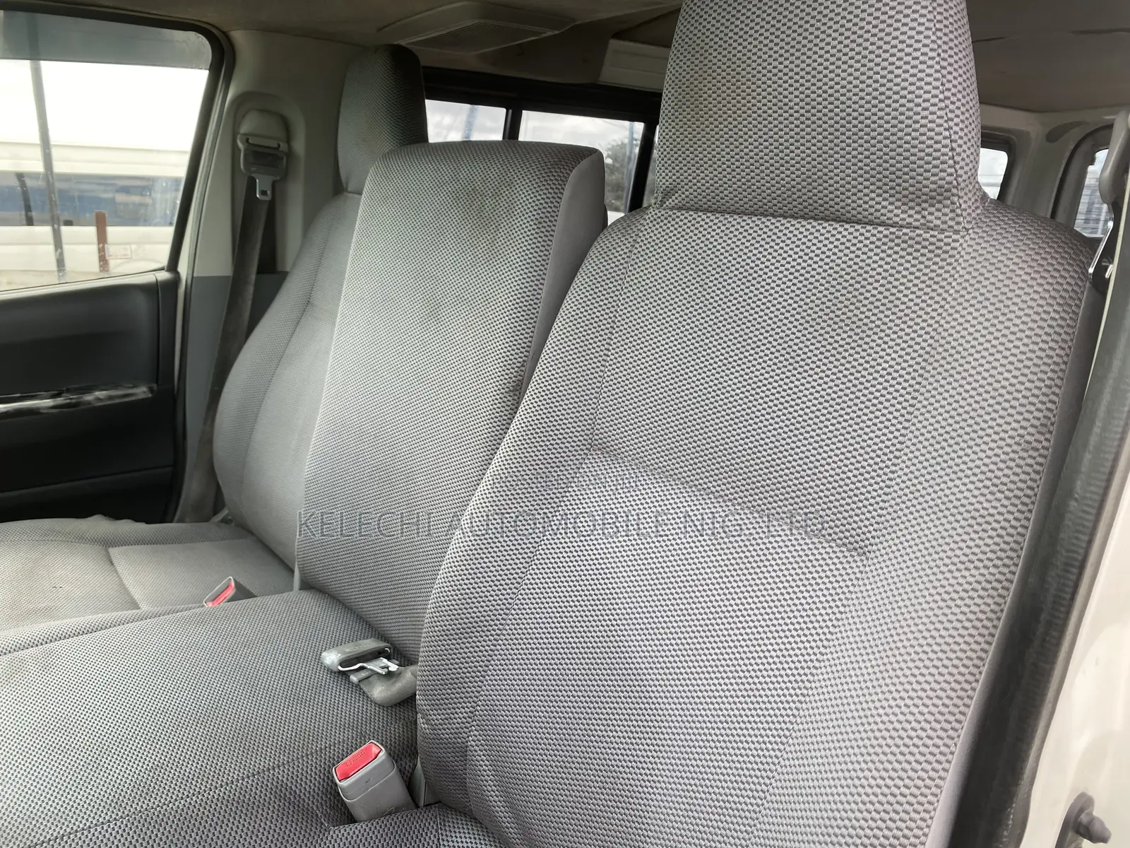 Toyota HiAce 2010 White