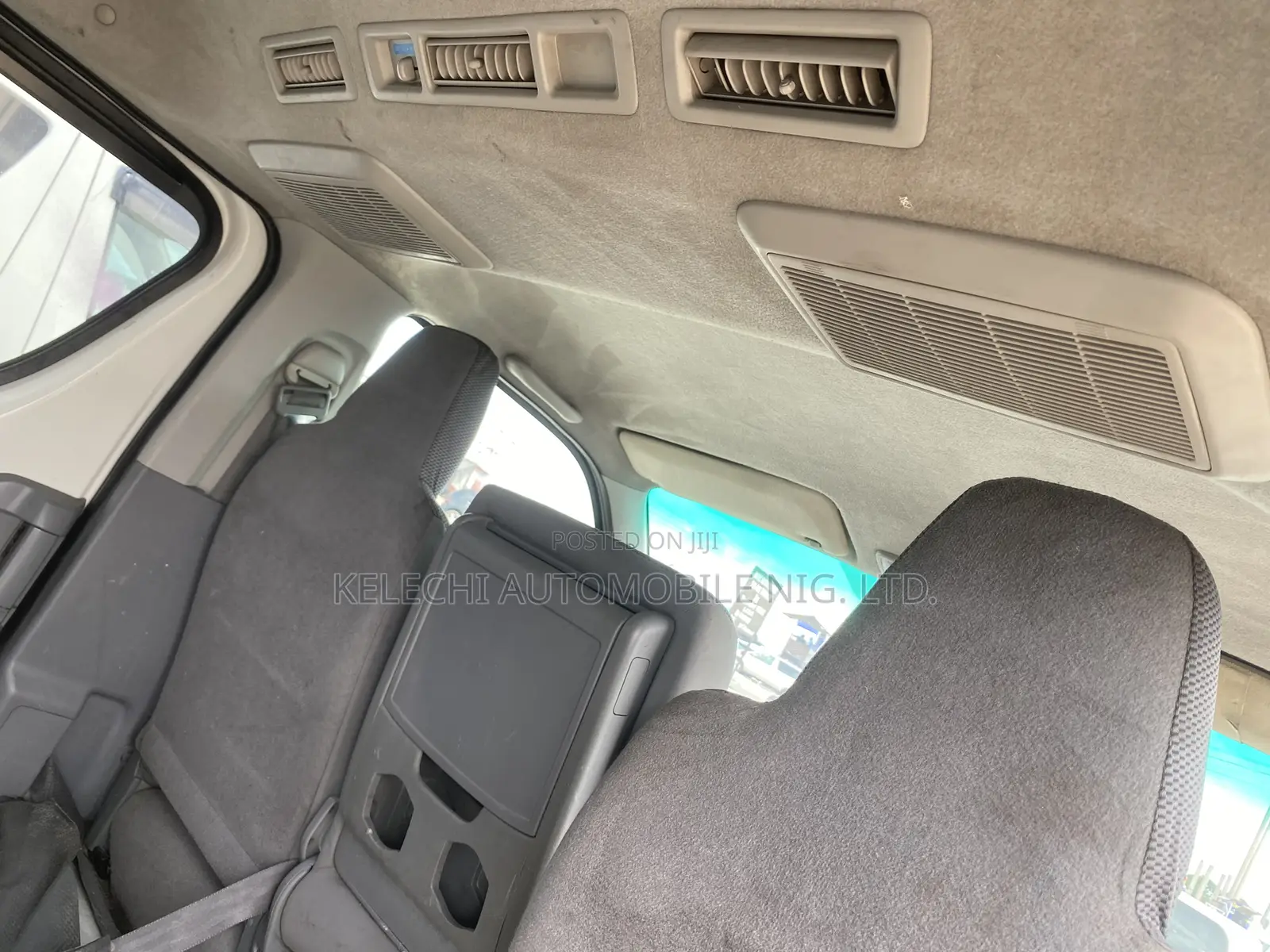 Toyota HiAce 2010 White