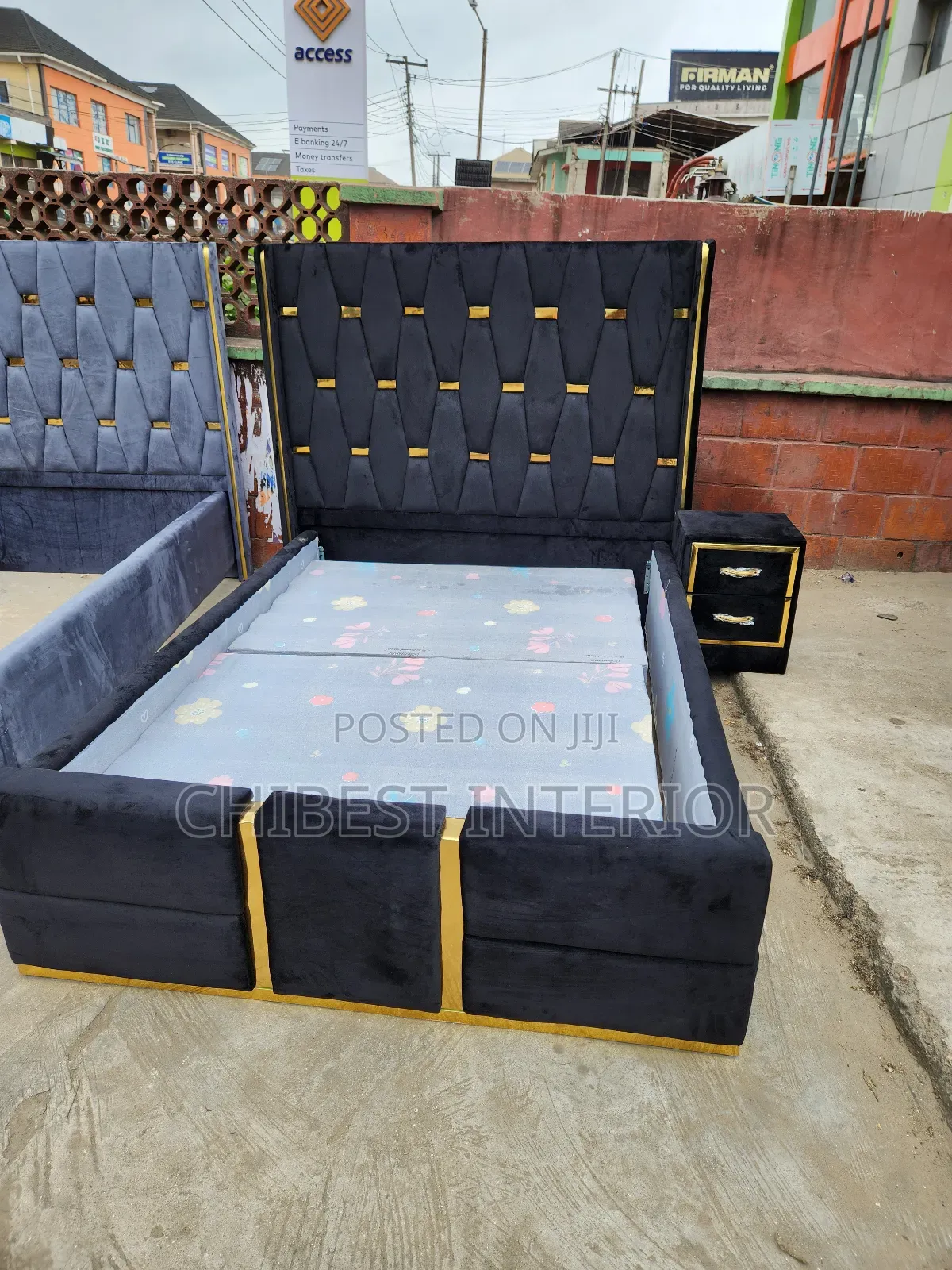 4.5by6 Padded Bed With Two Step Bed Side