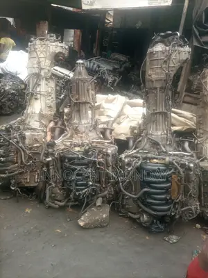 Toyota Sequoia Engine. 3ur.