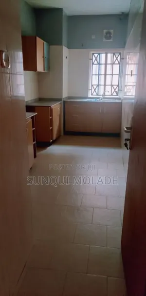 3bdrm Apartment in Anthony Enahoro, Ogba GRA for rent