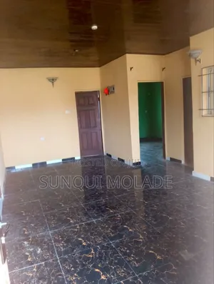 3bdrm Apartment in Anthony Enahoro, Ogba GRA for rent