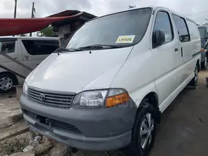 Toyota HiAce 2009 White