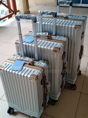 Set of 3 Silver Aluminium Travelling Luggage Boxes Set 3