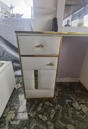 Dressing Table With Mirror