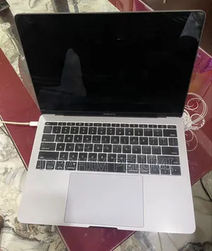 Laptop Apple MacBook Pro 2017 8GB Intel Core I5 SSD 256GB