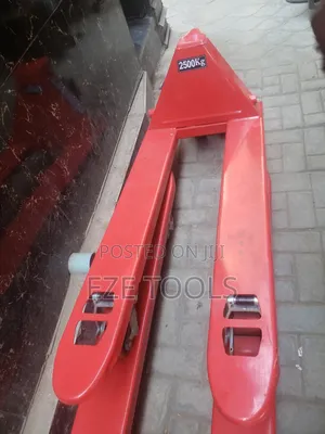 2500kg Pallet Truck Pure Iron