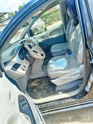 Toyota Sienna 2014 Black