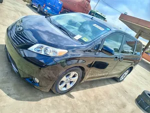 Toyota Sienna 2014 Black