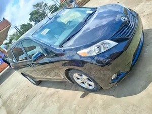 Toyota Sienna 2014 Black