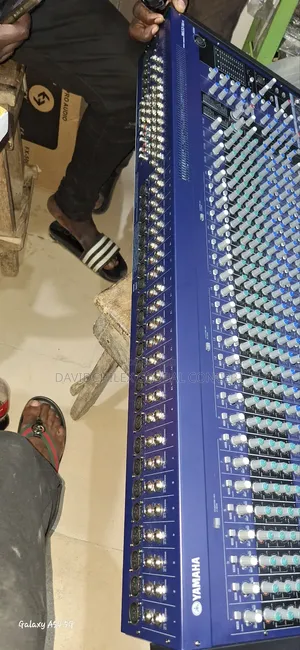 Yamaha 32channel Console Mixer