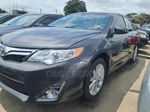 Toyota Camry LE 4dr Sedan (2.5L 4cyl 6A) 2012 Gray