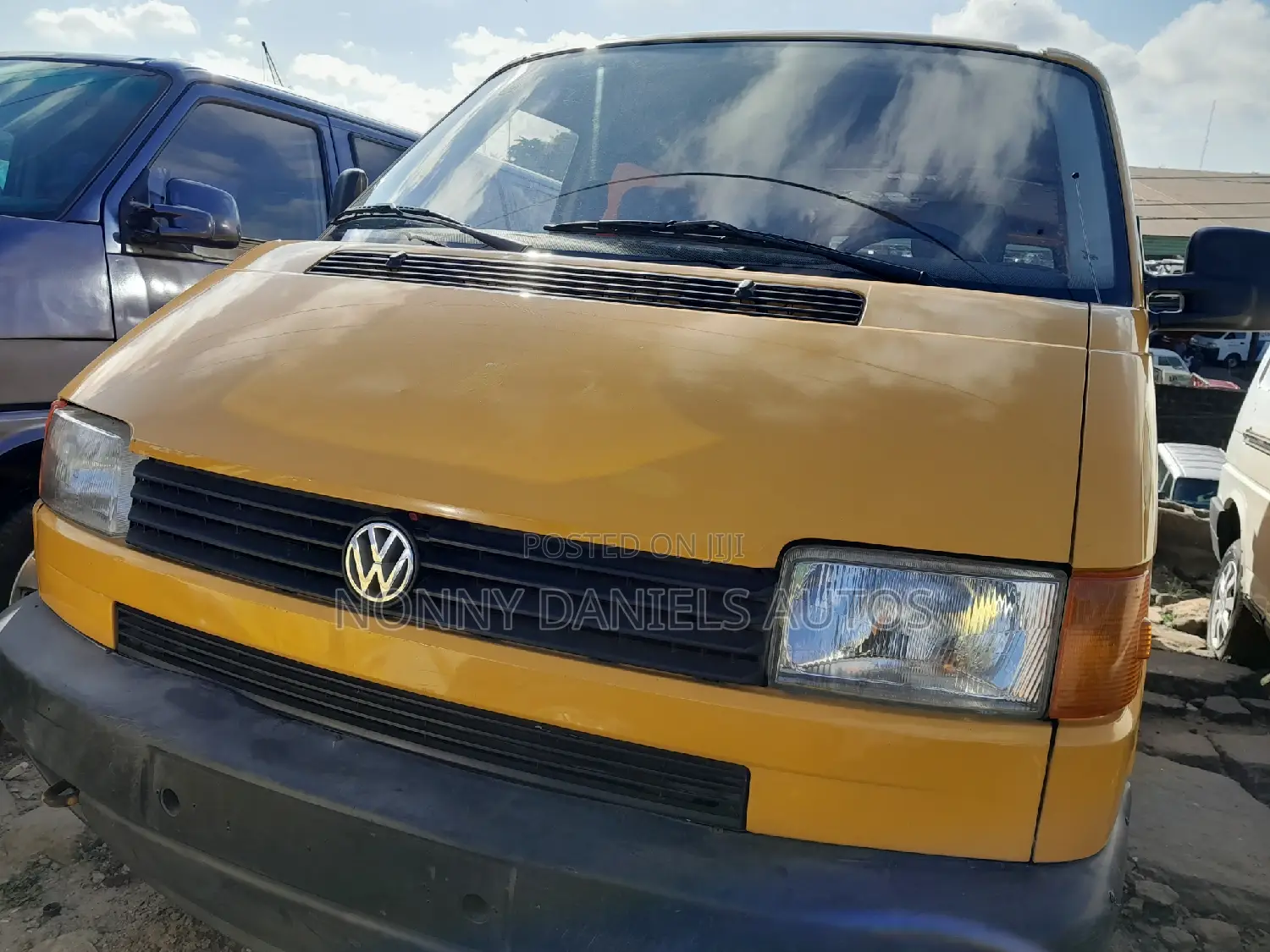 Volkswagen Transporter 2002 Yellow