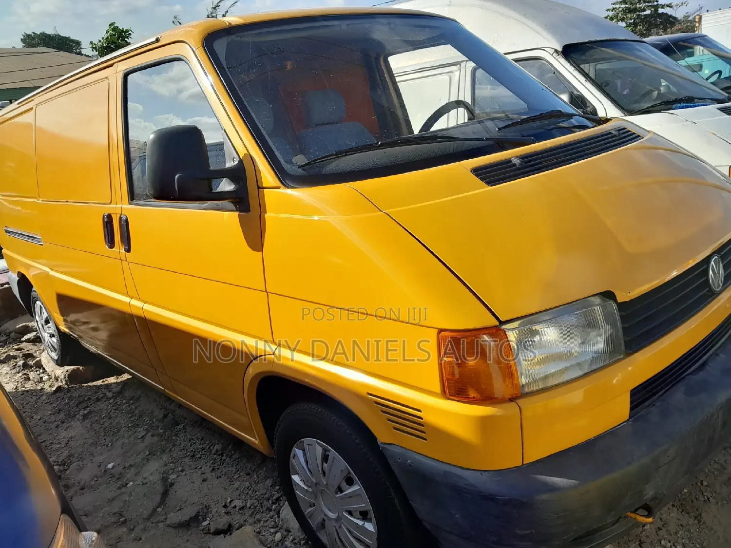 Volkswagen Transporter 2002 Yellow