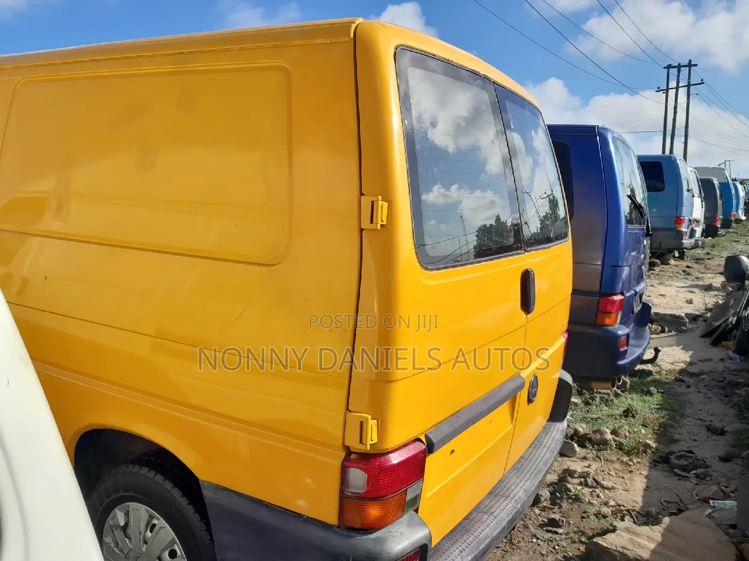 Volkswagen Transporter 2002 Yellow
