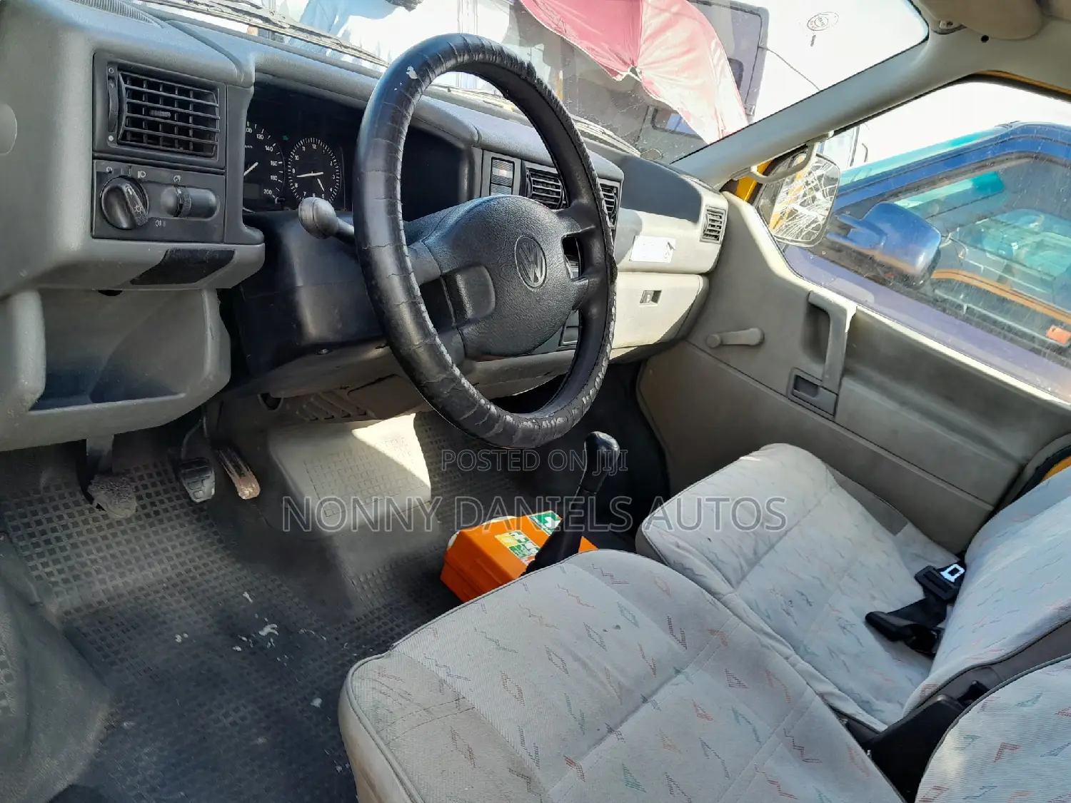 Volkswagen Transporter 2002 Yellow