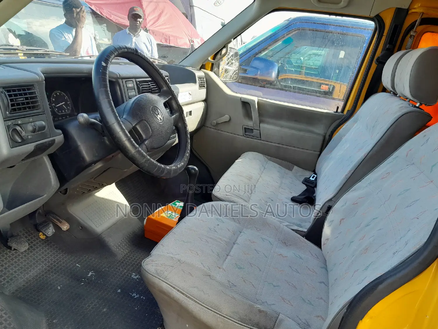 Volkswagen Transporter 2002 Yellow