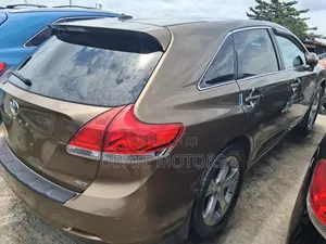 Toyota Venza V6 AWD 2010 Gold