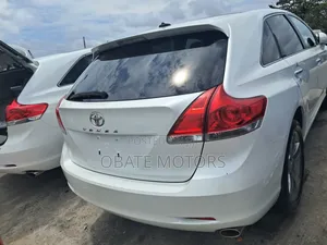 Toyota Venza V6 AWD 2010 White