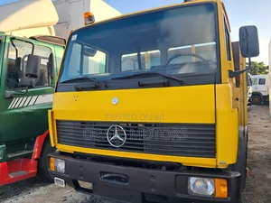 Mercedes Benz Truck 814