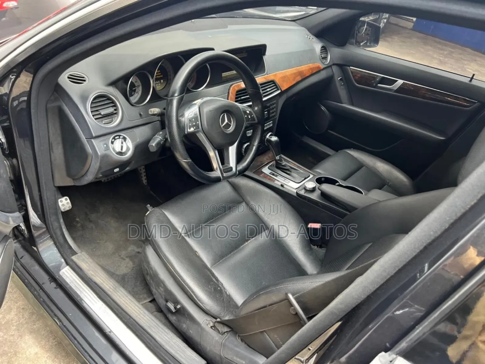 Mercedes-Benz C250 2012 Blue