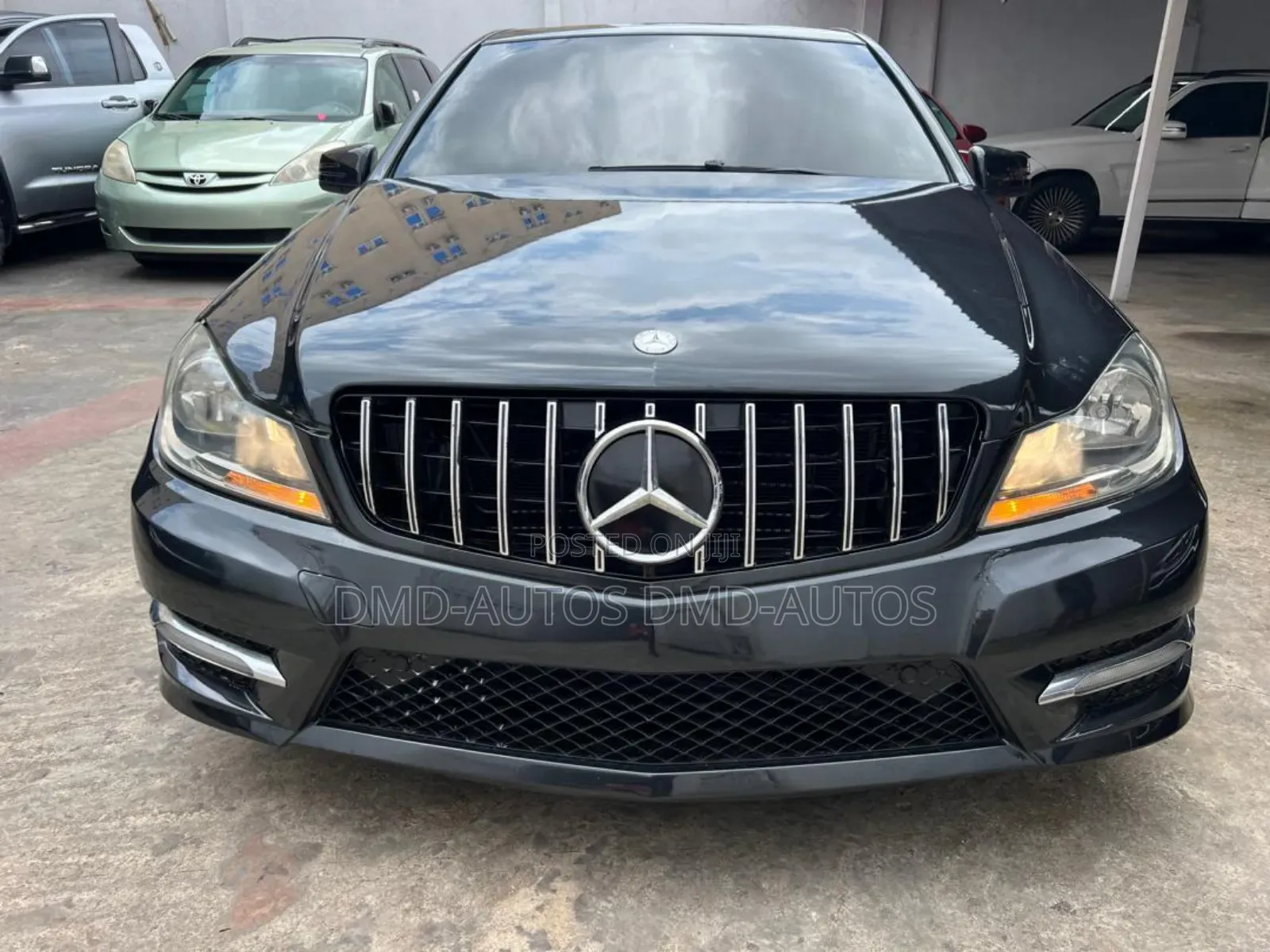 Mercedes-Benz C250 2012 Blue
