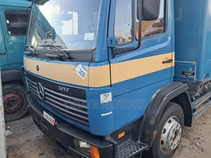 Mercedes Benz 1217