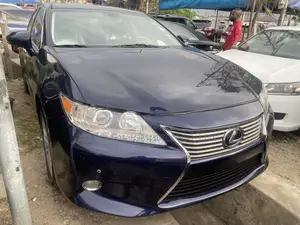 Lexus ES 2014 Blue
