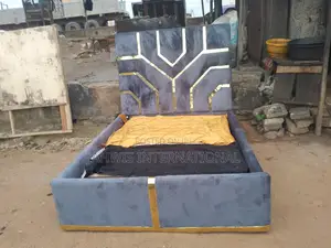 Big Boys 4.5b,6ft Bed Frame