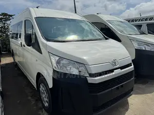 Toyota HiAce 2019 White