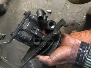 Power Steering Pump for Nissan Pathfinder 1999 2000 Model