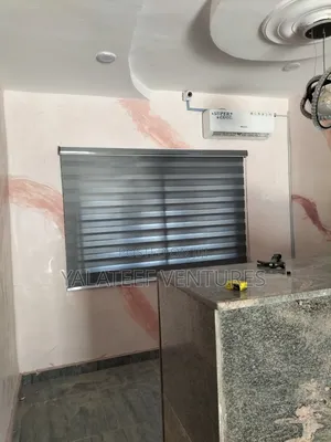 Window Blinds / Day Night/Vertical and Venetian Blind