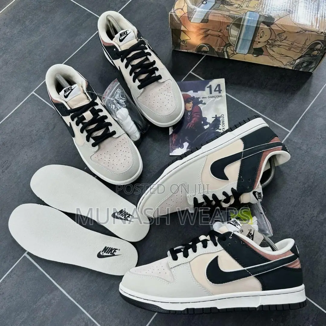 Sb Dunk Low Sneakers