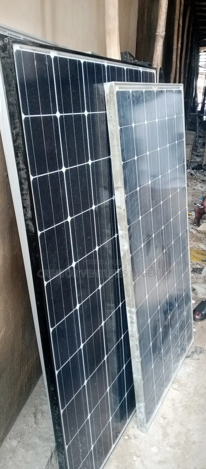 Solar Panel Canadian,300W Fast Charging,Mono, 5 Lines.