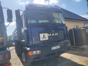 Photo - Man DIESEL 10 Tyres With Auxiliary