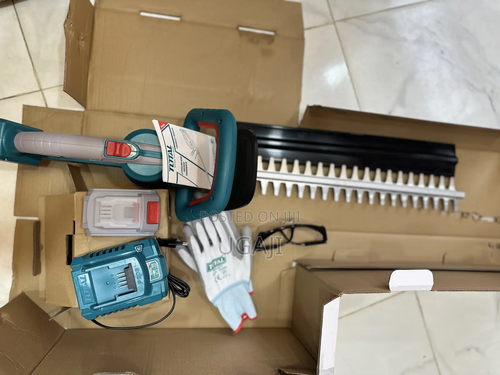 20v Total Hedge Trimmer With Pole